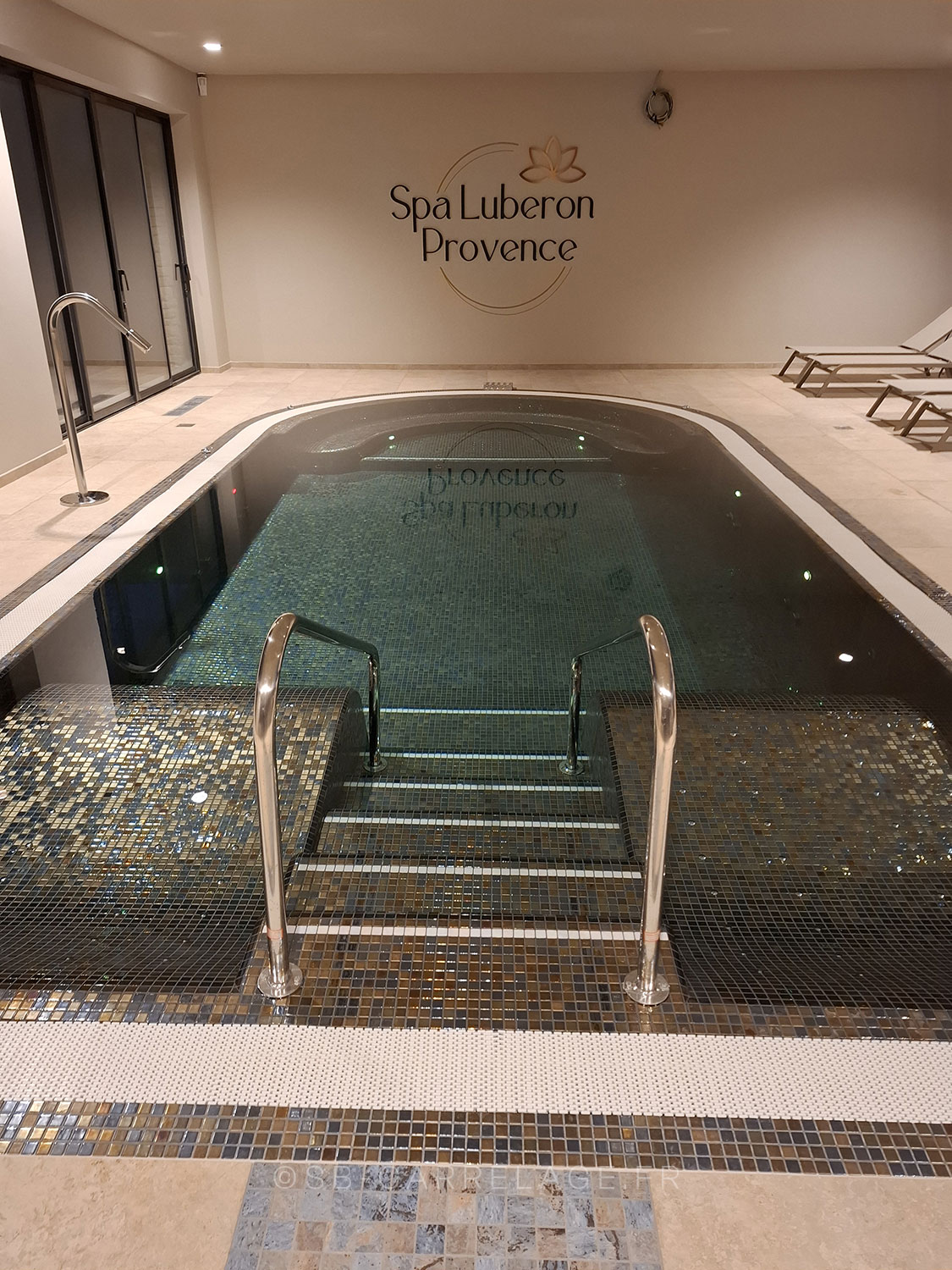 SB CARRELAGE spécial spa Luberon Provence piscine