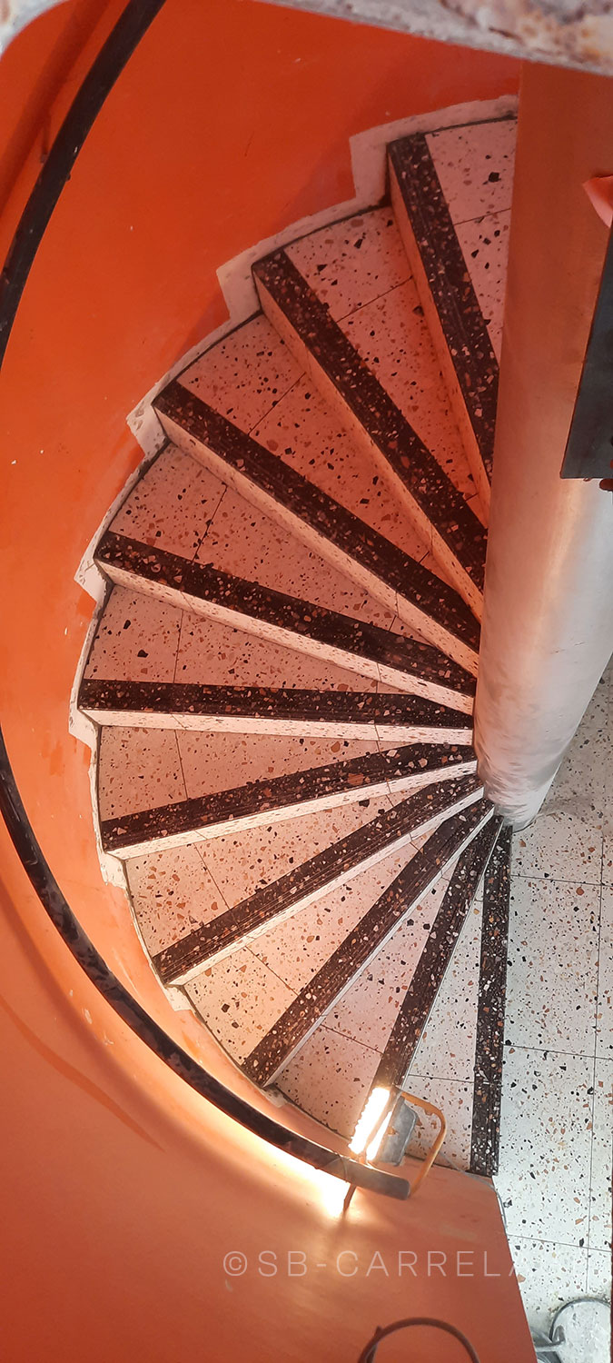 SB CARRELAGE intérieur escalier granito