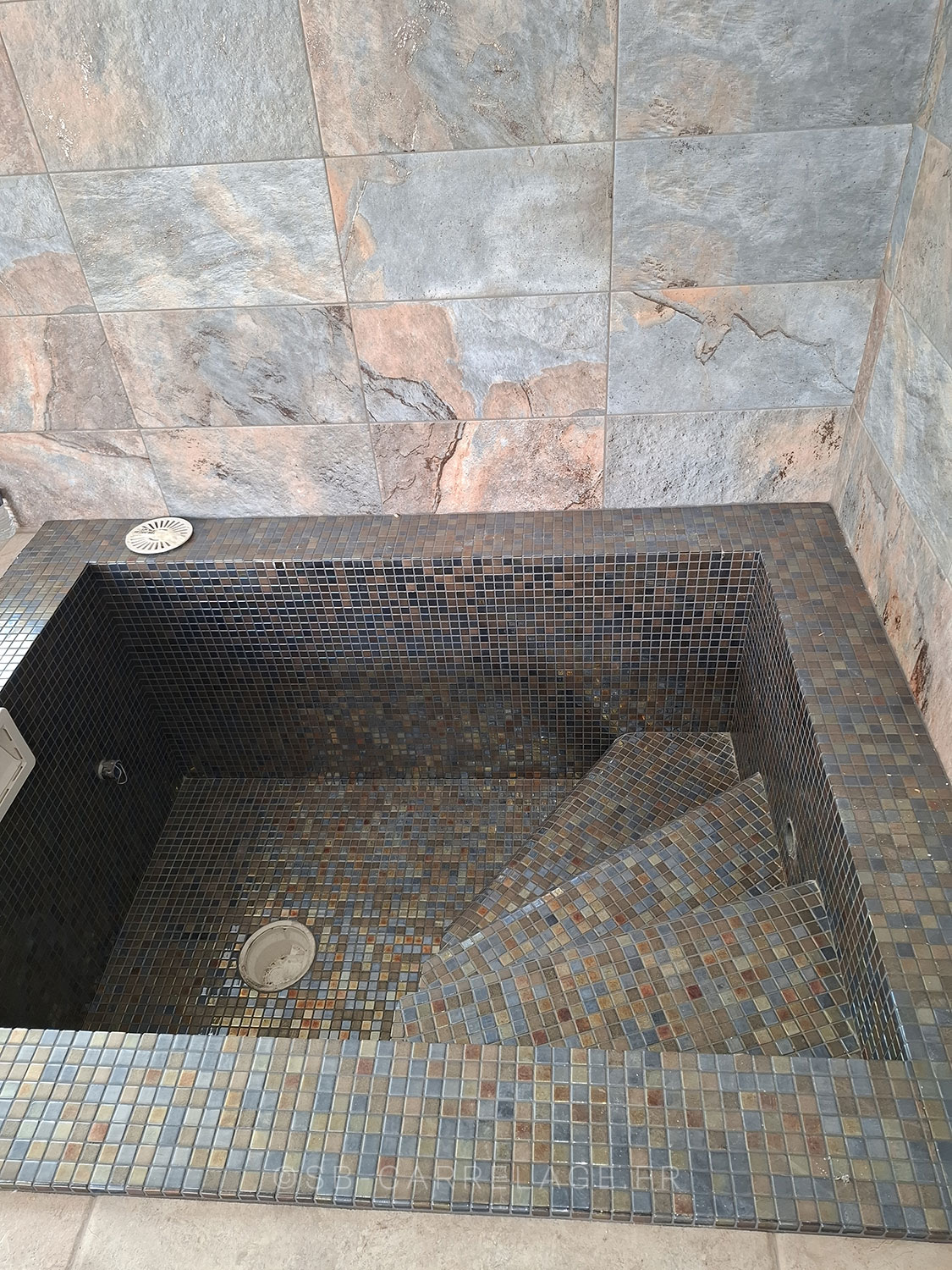 SB CARRELAGE spécial spa Luberon Provence bassin